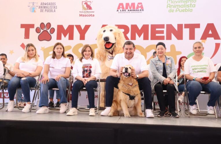 Alejandro Armenta firma Agenda Animalista en Puebla