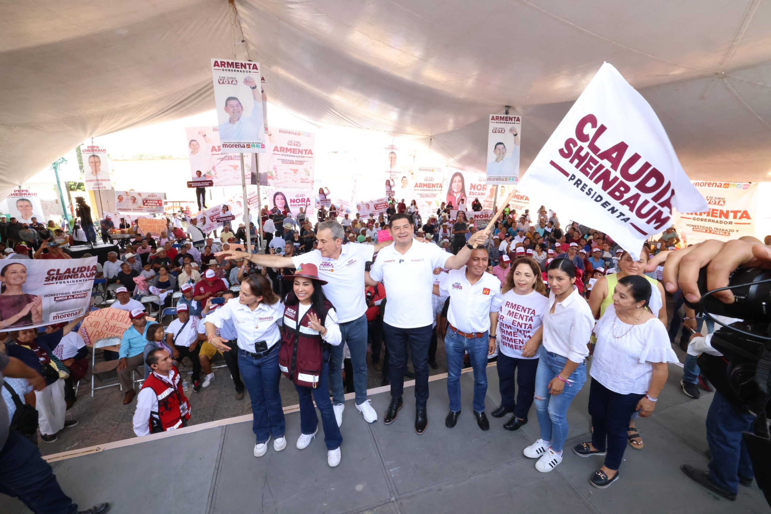 Alejandro Armenta promete puente para unir Puebla con San Baltazar Tetela