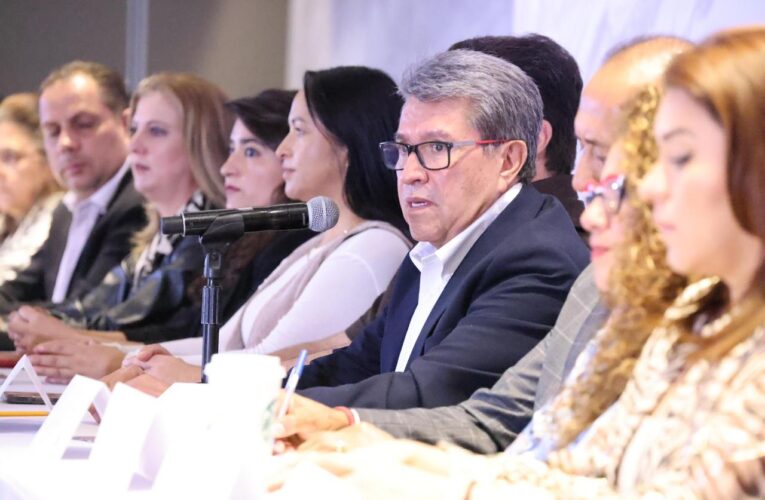 Monreal refrenda reforma judicial con apoyo del pueblo y legisladores en Puebla