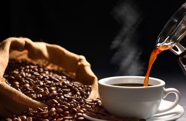 Lo que no deberías mezclar con tu café: descubre cómo optimizar sus beneficios