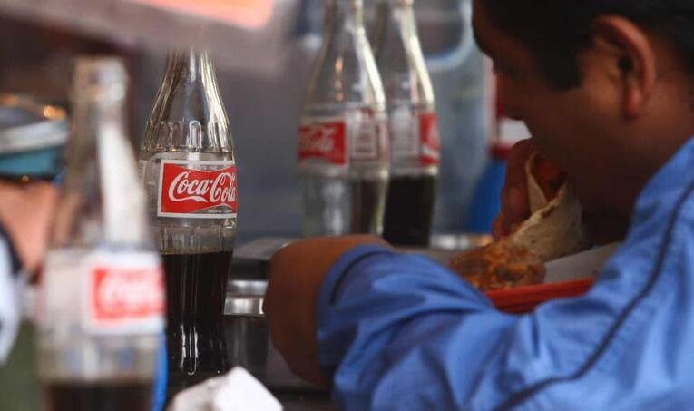 El dulce peligro: Descubre cuánto azúcar esconde una lata de Coca Cola